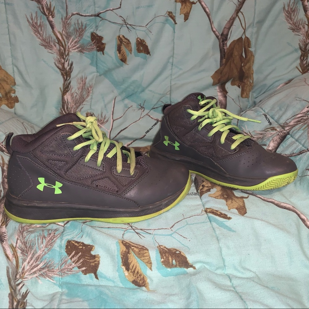 SOLD LOCALLY Under Armour Youth Basketball Shoes